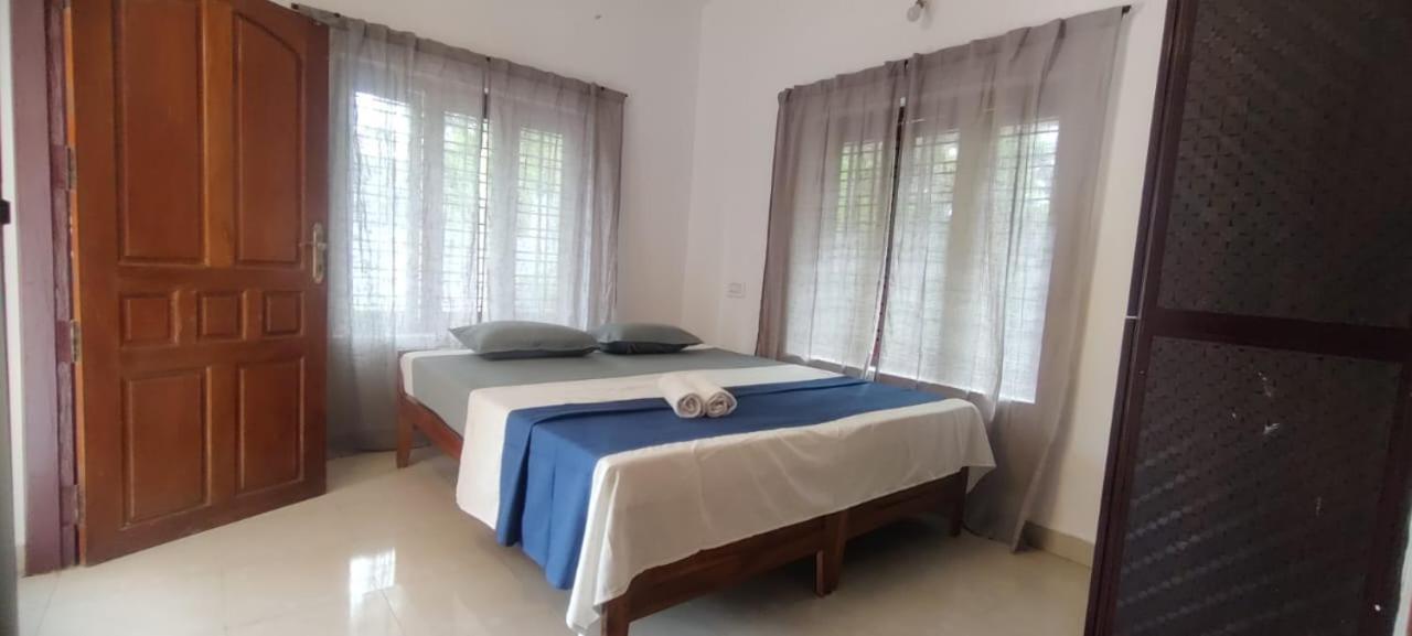 Calaila Hostel Varkala Bagian luar foto