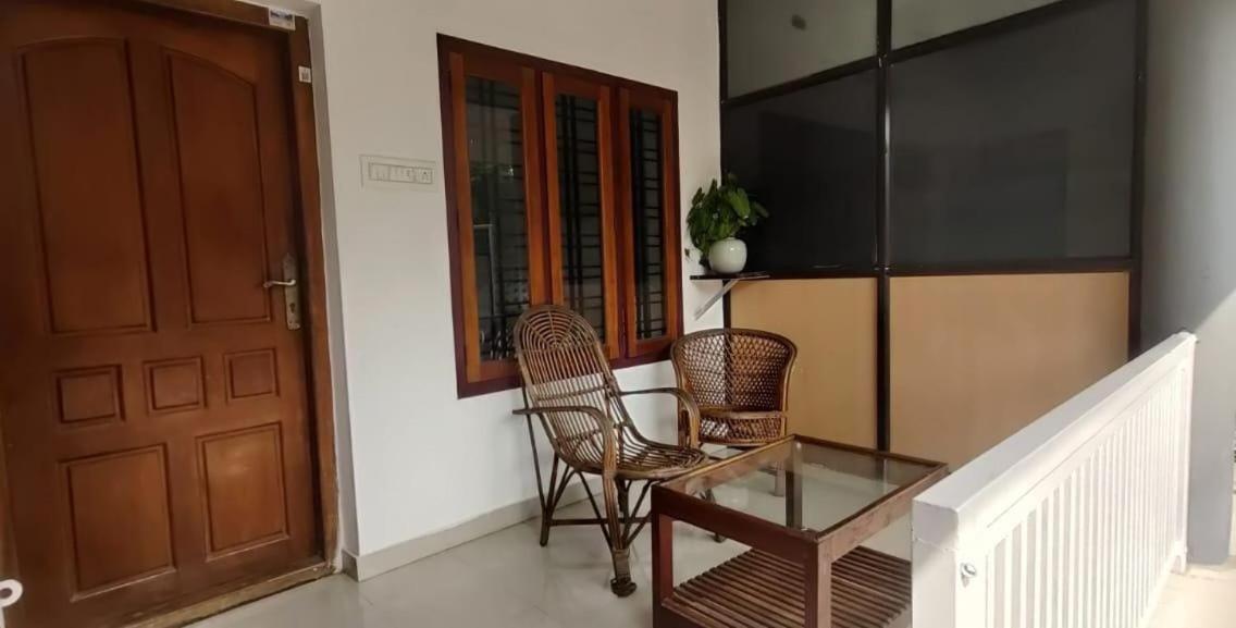 Calaila Hostel Varkala Bagian luar foto