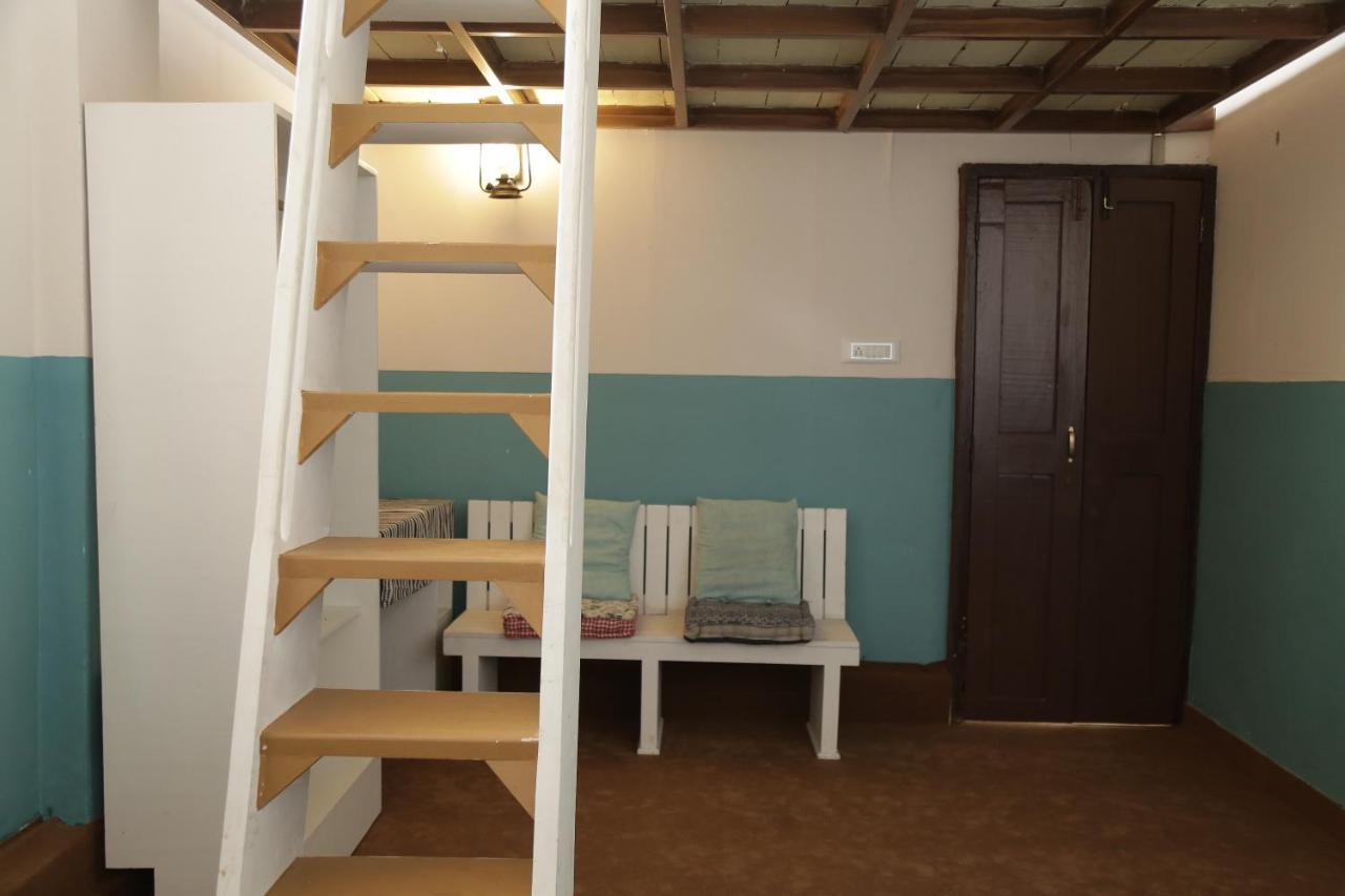 Calaila Hostel Varkala Bagian luar foto