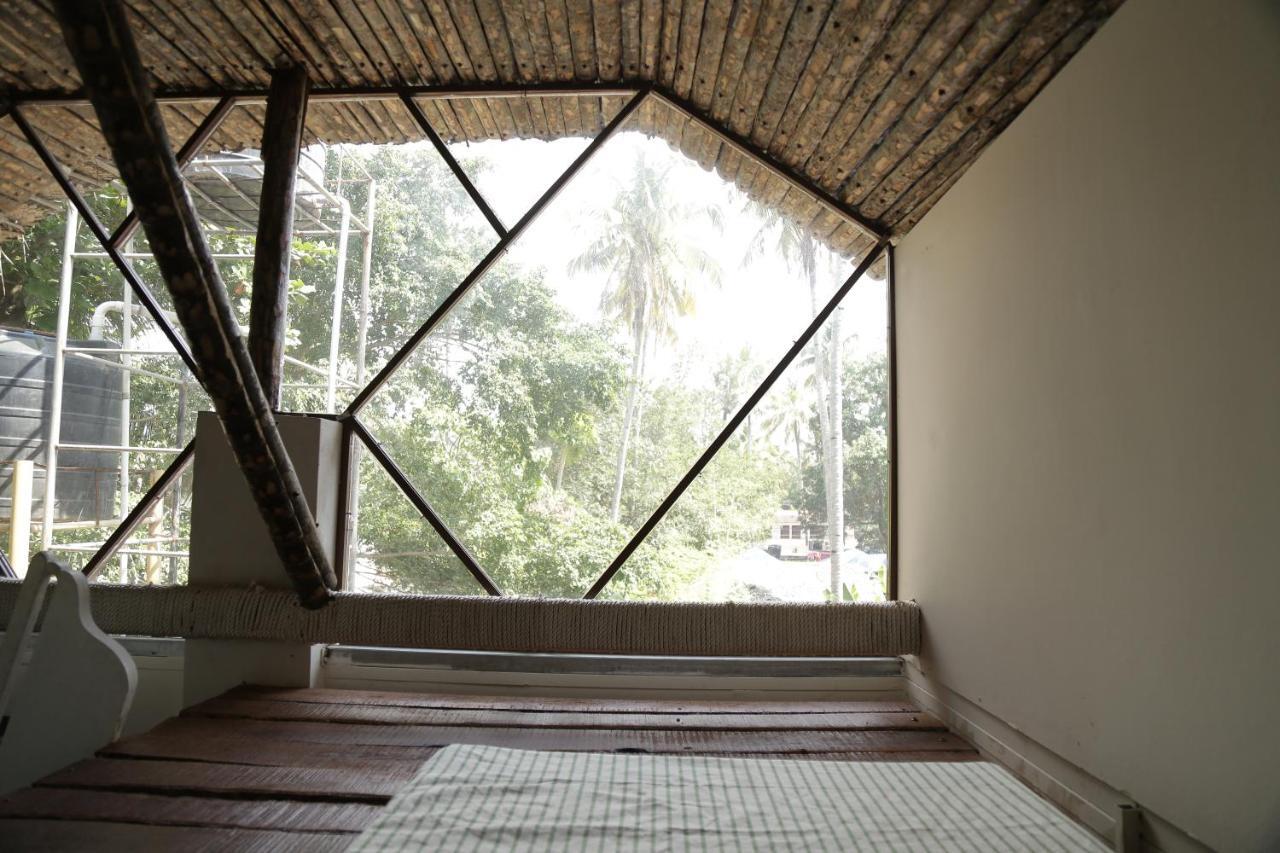 Calaila Hostel Varkala Bagian luar foto